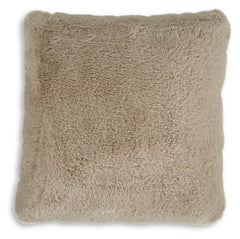 Gariland Pillow