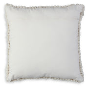Aavie Pillow (4/CS)
