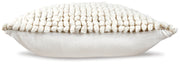 Aavie Pillow (4/CS)
