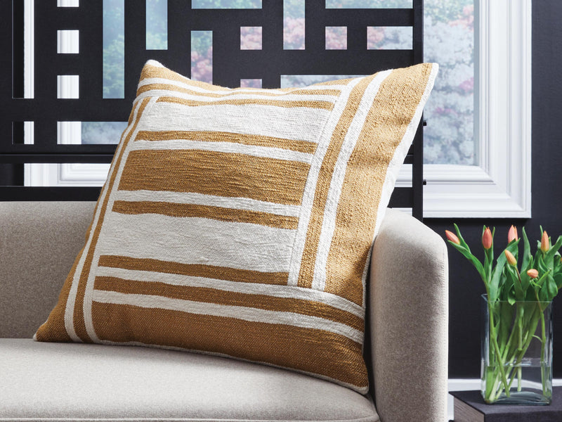 Darrman Pillow (4/CS)