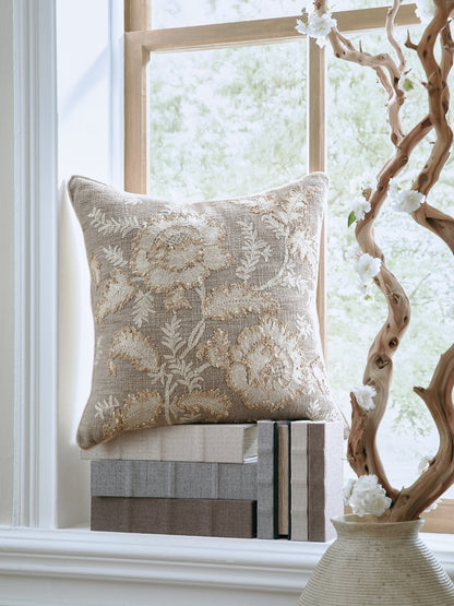 Viveka Pillow (4/CS)