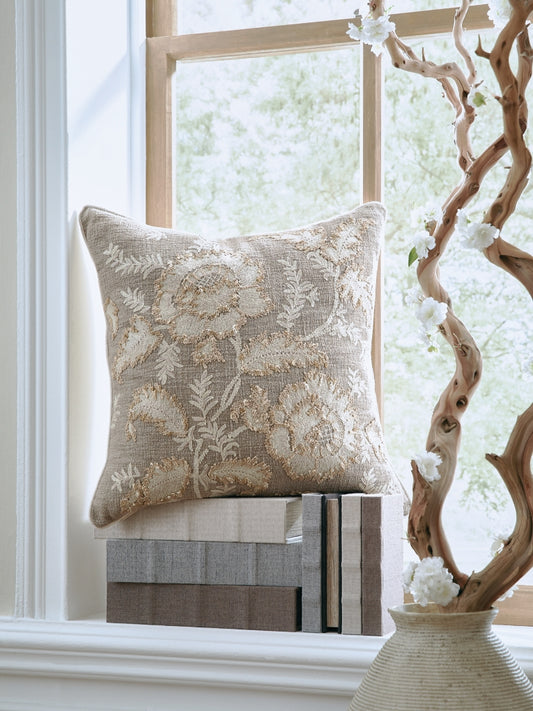 Viveka Pillow (4/CS)