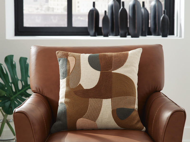 Hallam Pillow (4/CS)