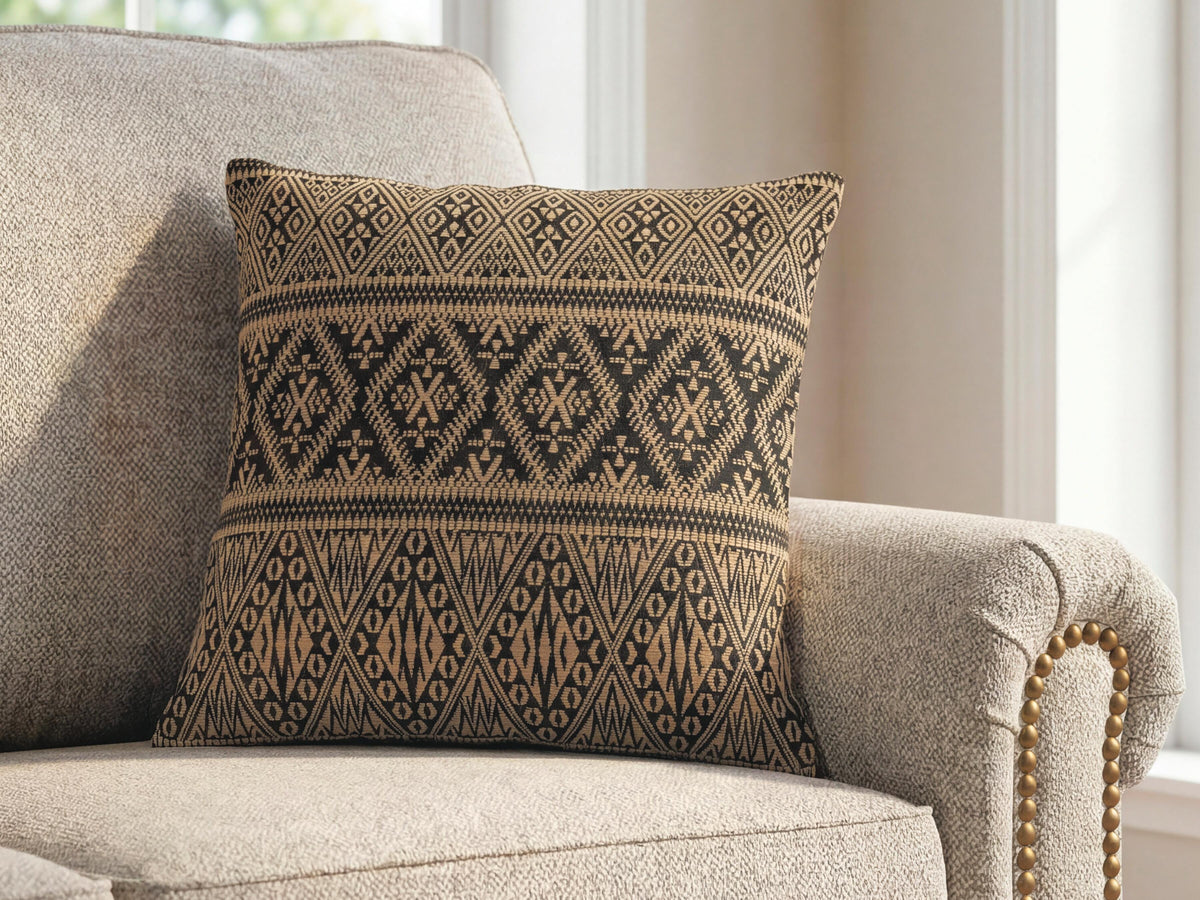 Davinwood Pillow