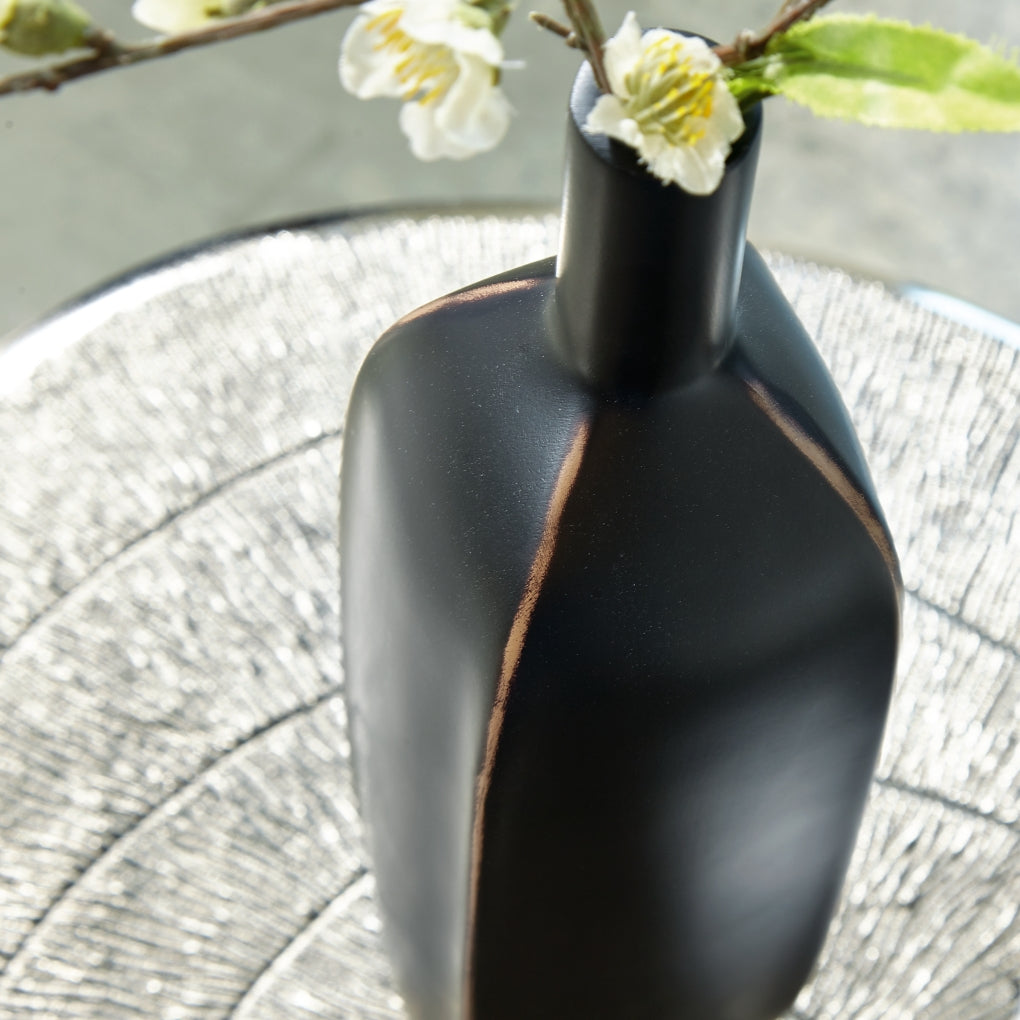 Rhaveney Vase (3/CS)