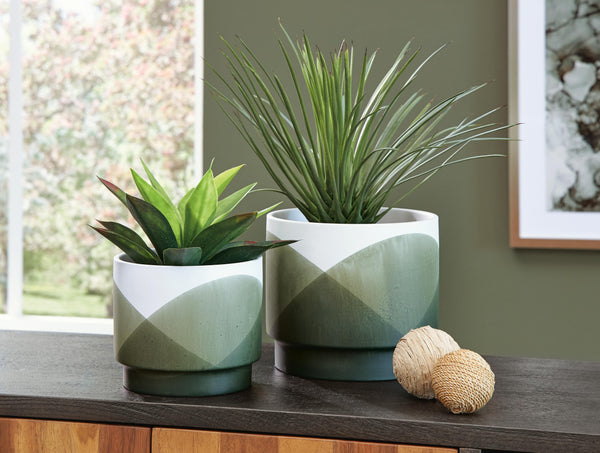 Ardenridge Planter Set (2/CN)