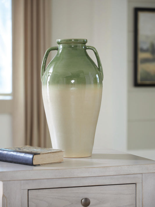 Andorbury Vase