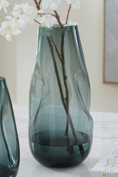 Beamund Vase (2/CS)