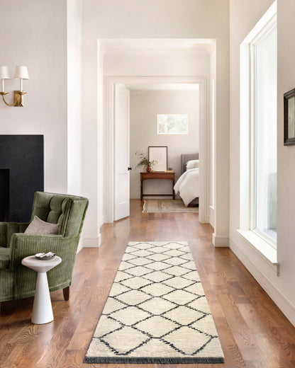 Chris Loves Julia x Loloi Alice ALI-04 Cream / Charcoal