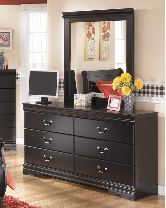 Huey Vineyard Full Sleigh Bed with Mirrored Dresser, Chest and Nightstand