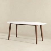 Mesa de comedor ovalada de madera maciza con tapa blanca estilo moderno de mediados de siglo de Ada