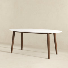 Mesa de comedor ovalada de madera maciza con tapa blanca estilo moderno de mediados de siglo de Ada