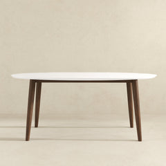 Mesa de comedor ovalada de madera maciza con tapa blanca estilo moderno de mediados de siglo de Ada
