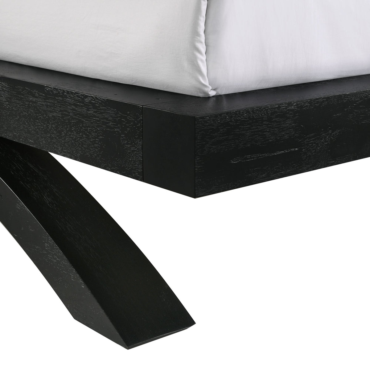 Allan Queen 4PC Bedroom Set with 2 Nightstands & Chest in Black