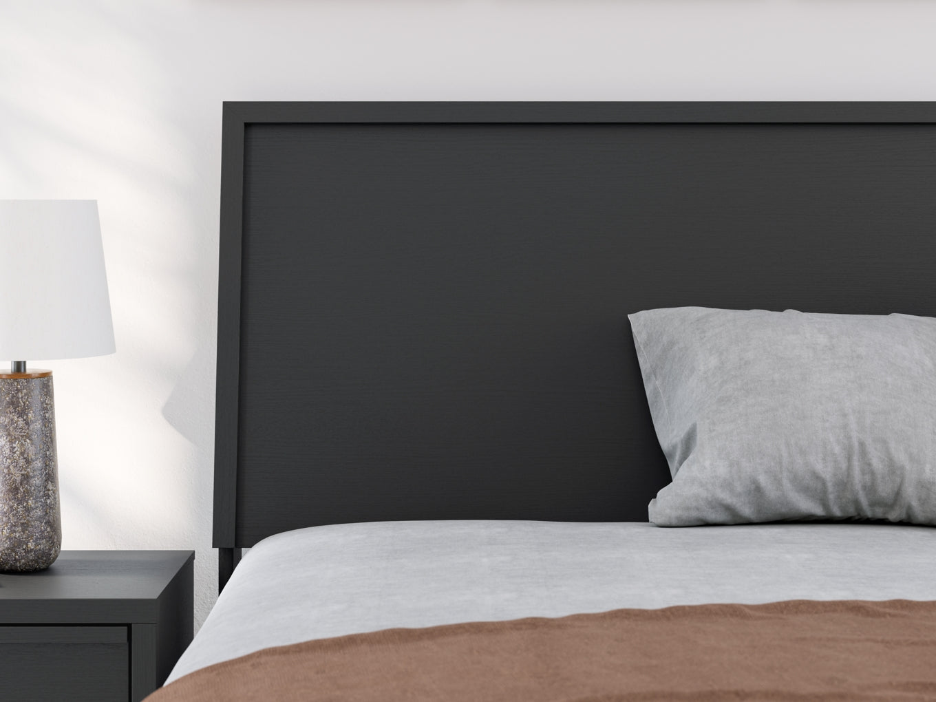 Danziar Full Panel Bed