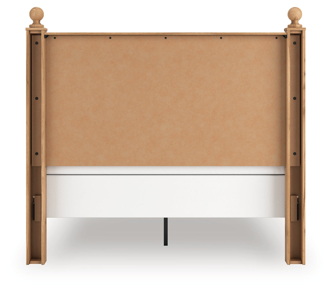 Galletyn Queen Panel Bed