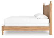Galletyn King Panel Bed