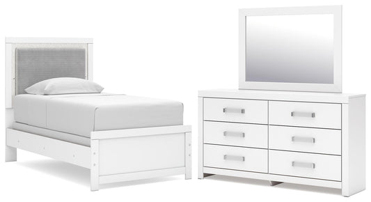 Raechalla 3PC Bedroom Set in White