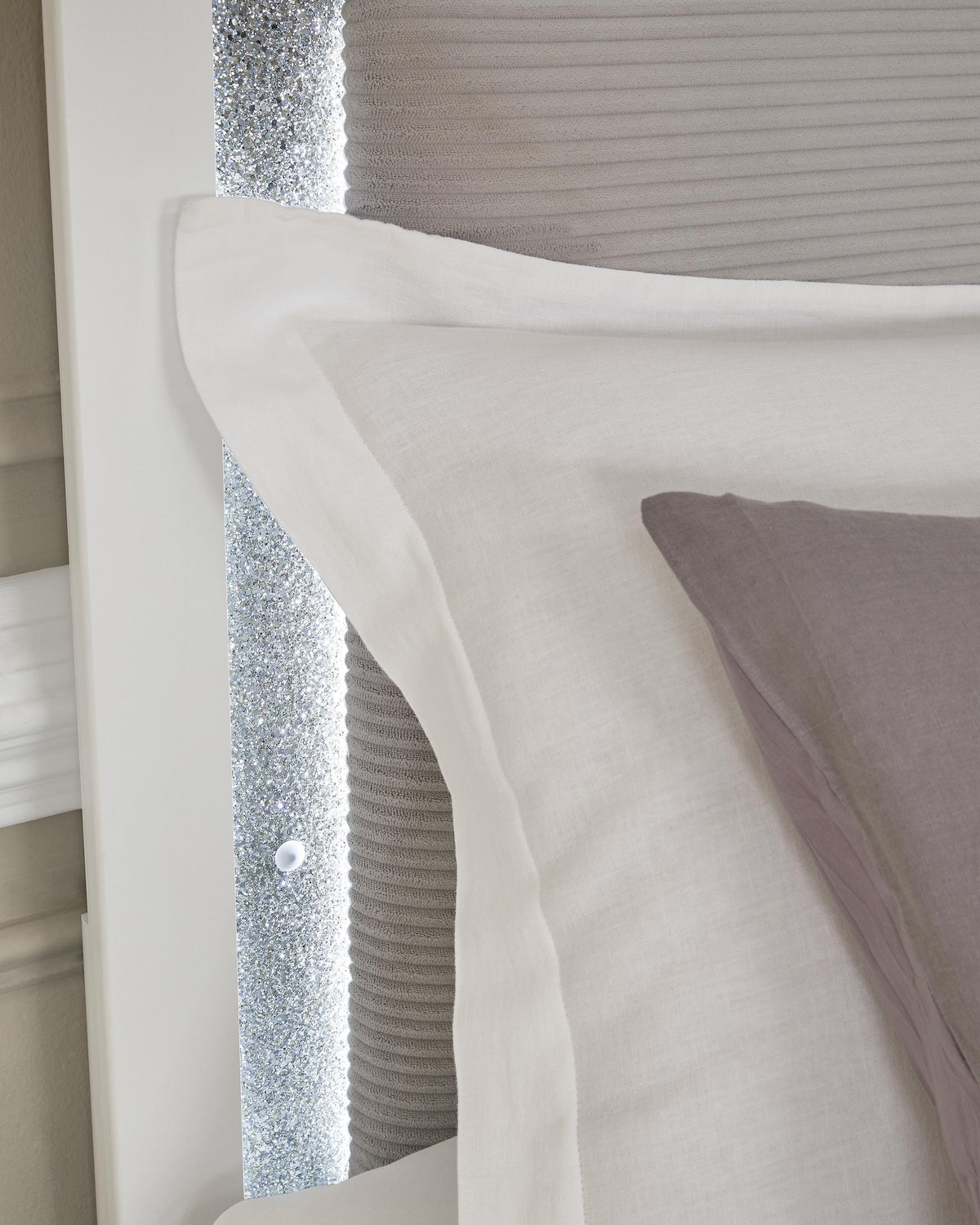 Raechalla King Upholstered Panel Bed