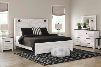 Gerridan King Panel Bed with Mirrored Dresser and Nightstand