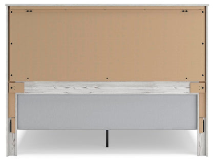 Gerridan King Panel Bed with Mirrored Dresser and Nightstand