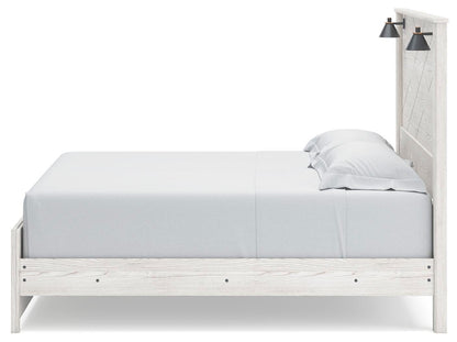 Gerridan King Panel Bed with Mirrored Dresser and Nightstand