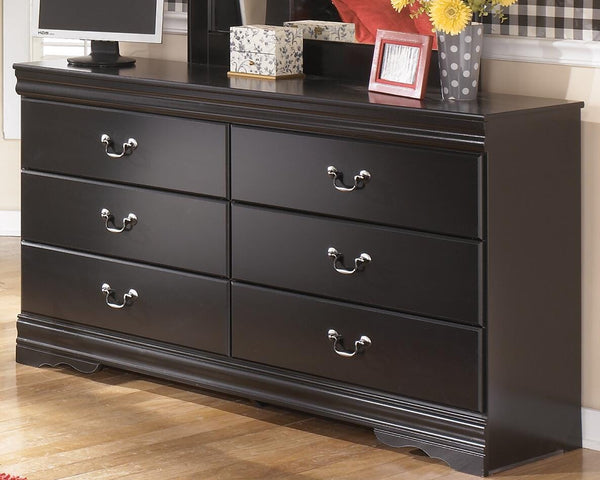 Huey Vineyard Full Sleigh Bed and Dresser