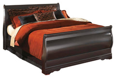 Huey Vineyard Queen Sleight Bed and Chest