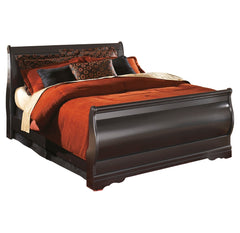 Huey Vineyard Queen Sleigh Bed with Mirrored Dresser and Chest