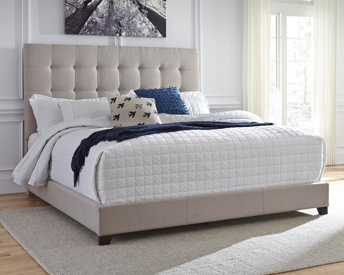 Dolante Queen Upholstered Bed with Chest of Drawers and Nightstand