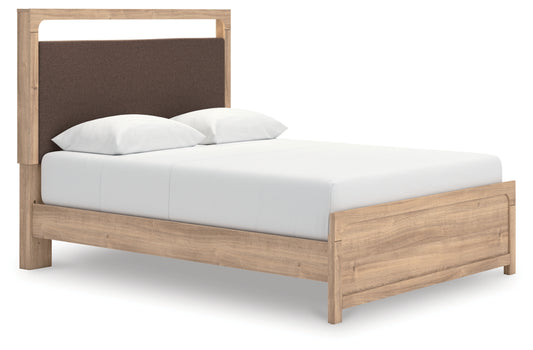 Hollymount Queen Upholstered Platform Bed