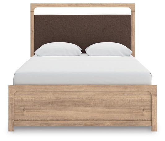 Hollymount Queen Upholstered Platform Bed