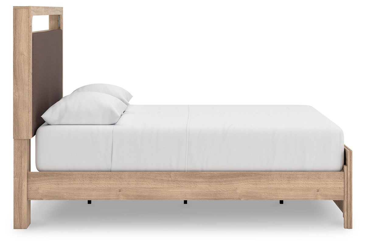 Kinlanni Queen Upholstered Platform Bed, Dresser and Mirror