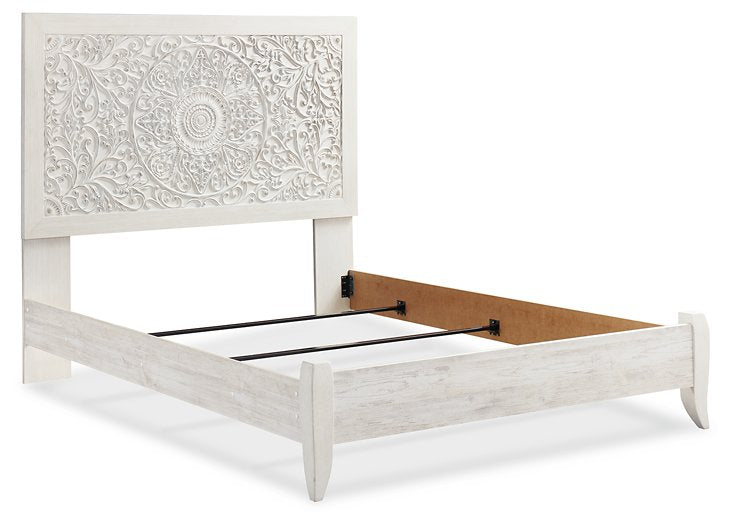 Queen Paxberry Panel Bed