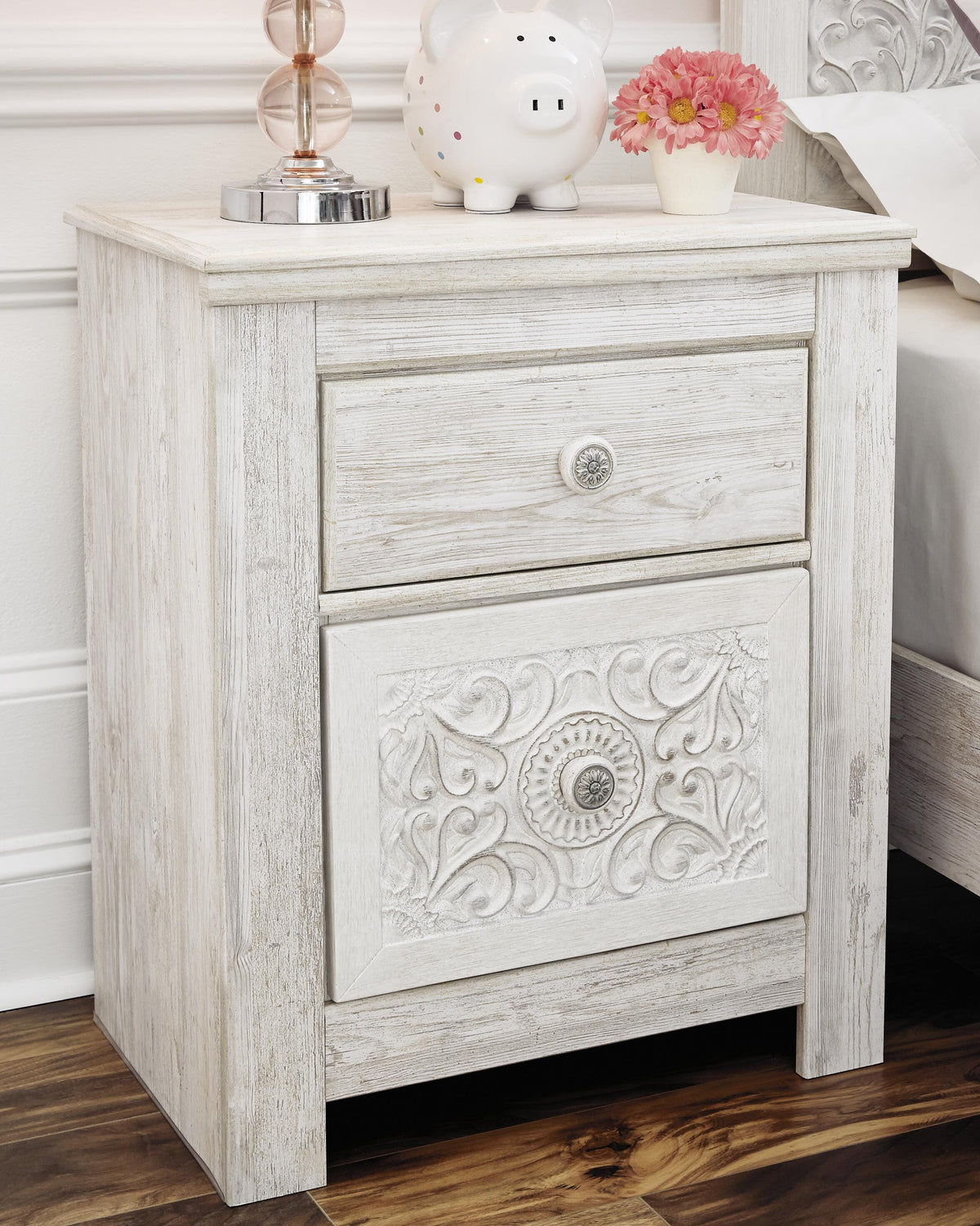 Paxberry Queen Panel Bed and 2 Nightstands