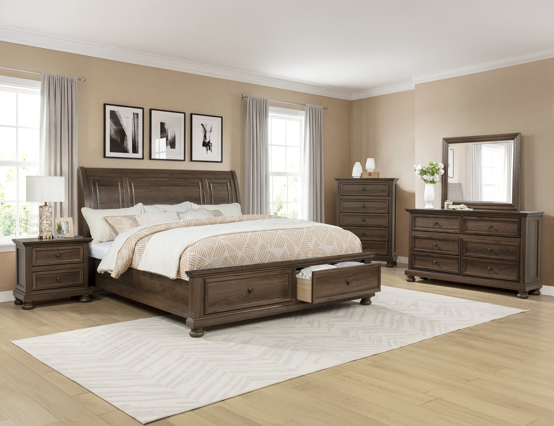 Claribelle Chest
