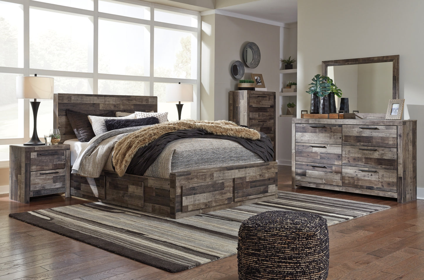 Derekson Queen Panel Bed with 6 Storage Drawers