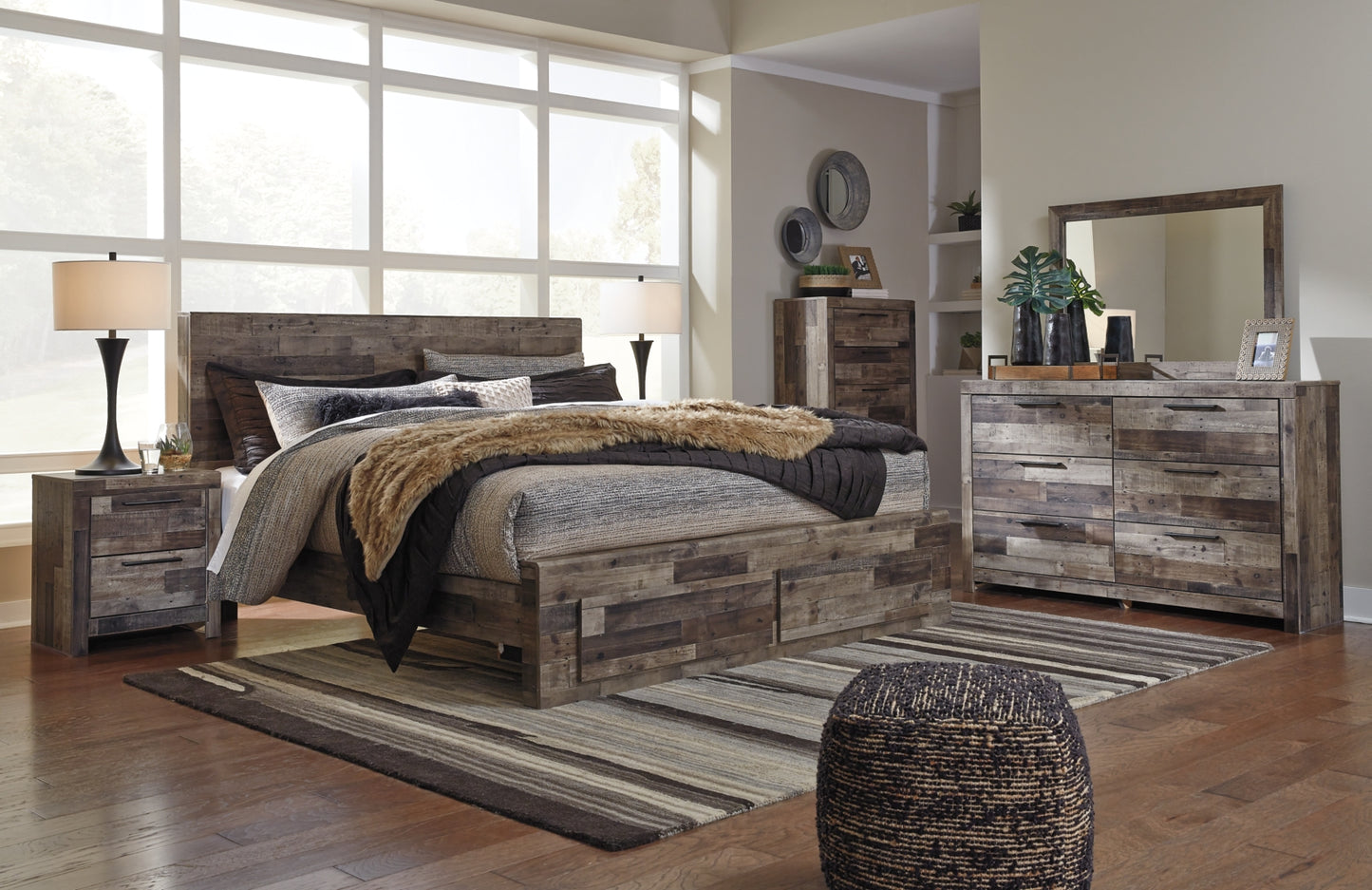 Derekson King Panel Bed with 2 Storage Drawers