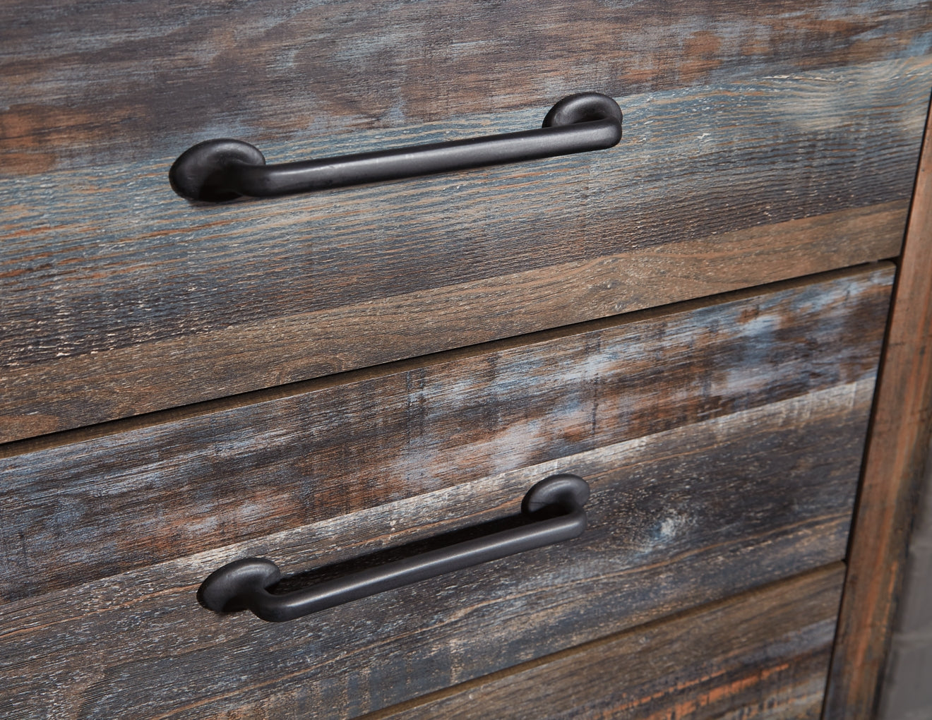 Cambeck King Panel Headboard, Dresser, Mirror and Chest