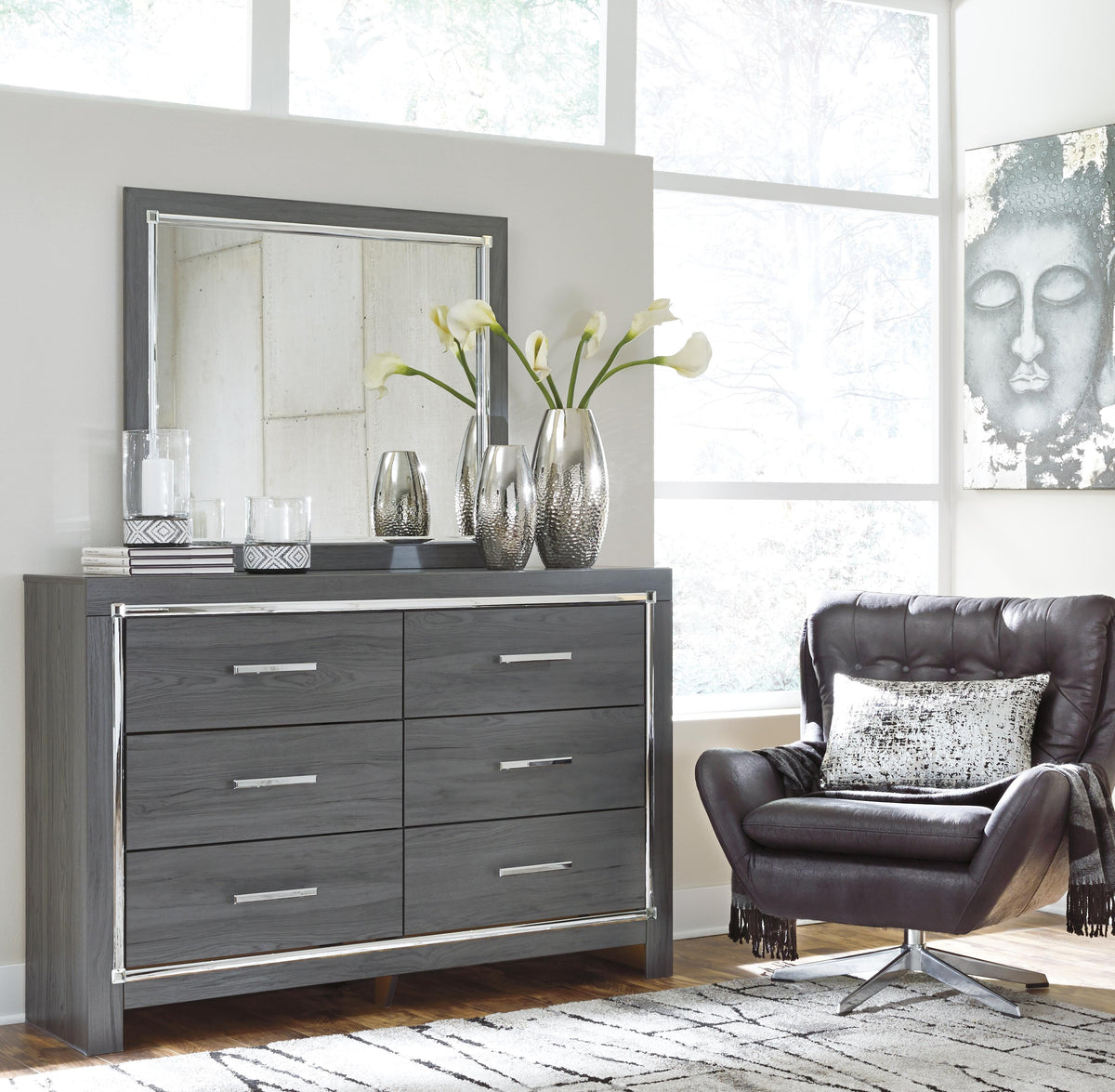 Lodanna Queen Panel Bed with 2 Storage Drawers with Mirrored Dresser