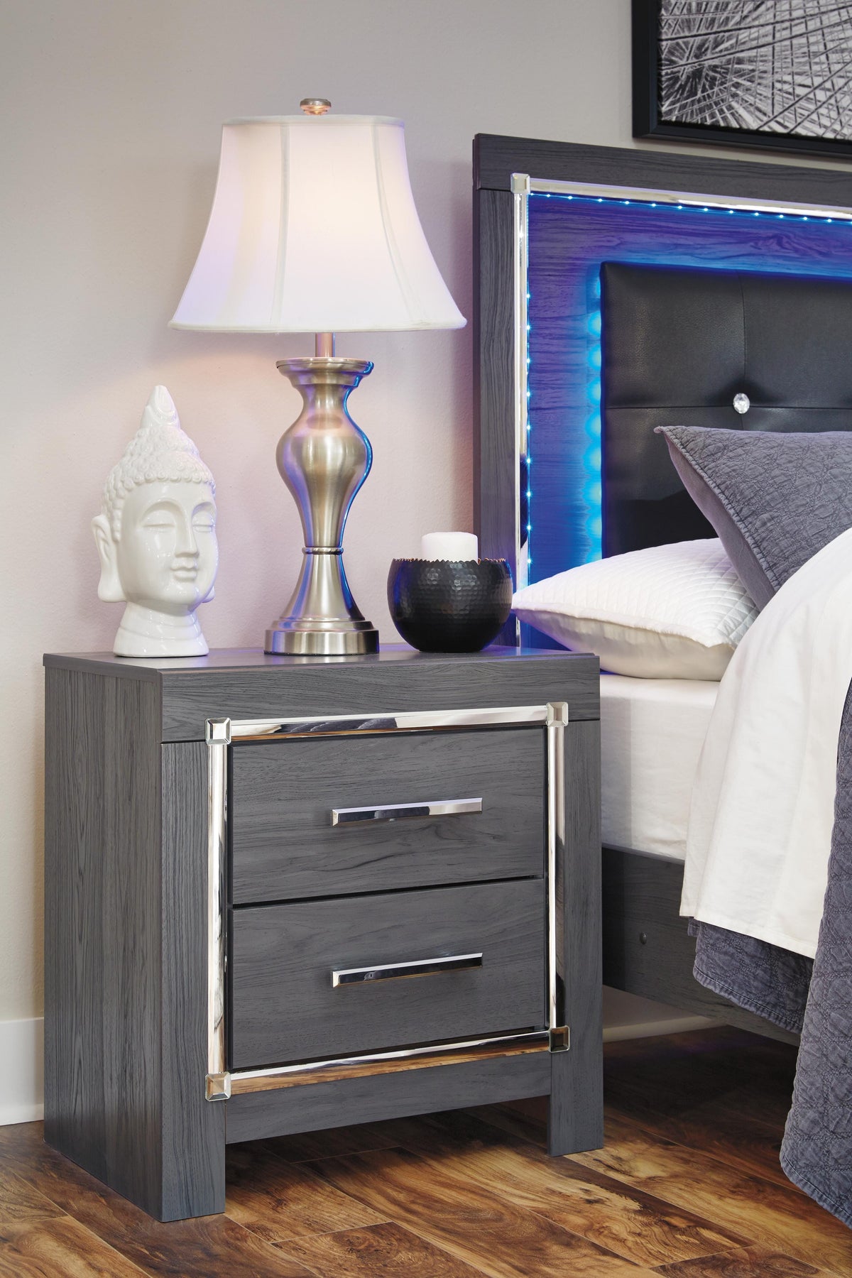 Lodanna Queen Panel Bed with 2 Storage Drawers with Mirrored Dresser, Chest and Nightstand