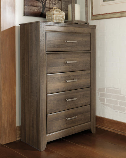 Dolante Queen Upholstered Bed with Chest of Drawers and Nightstand
