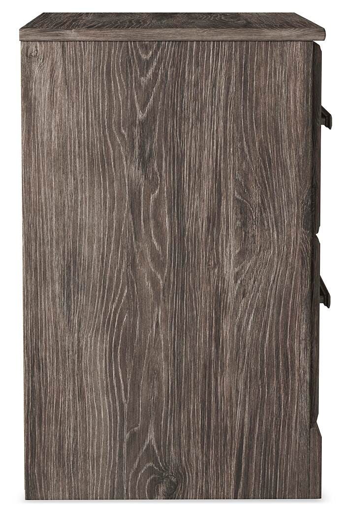 Ralinksi Full Panel Bed with Mirrored Dresser and Nightstand