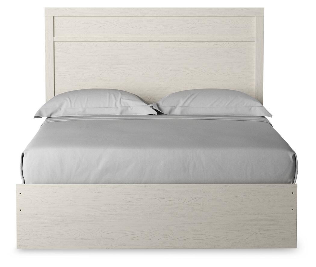 Stelsie Queen Panel Bed with Mirrored Dresser and Nightstand