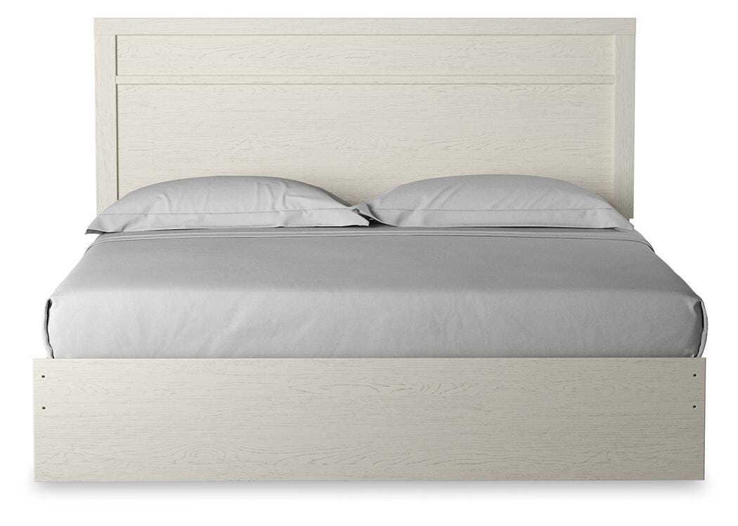 Stelsie King Panel Bed with Mirrored Dresser and Nightstand