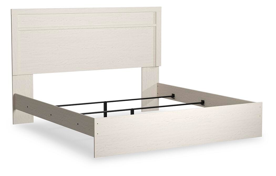Stelsie King Panel Bed with Mirrored Dresser and Nightstand