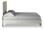 Stelsie King Panel Bed with Mirrored Dresser and Nightstand