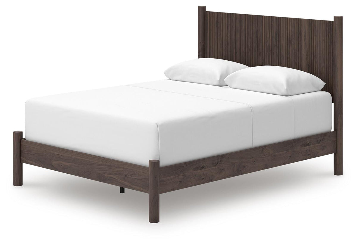 Pamytta Queen Panel Bed, Dresser, Mirror and Nightstand