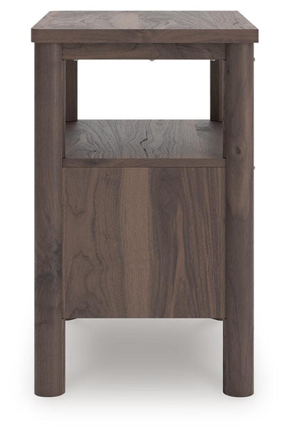 Pamytta Queen Panel Bed, Dresser, Mirror and Nightstand