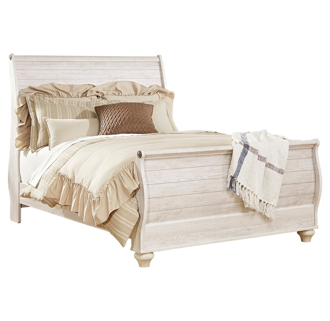 Willowton Queen Sleigh Bed with Mirrored Dresser and Chest